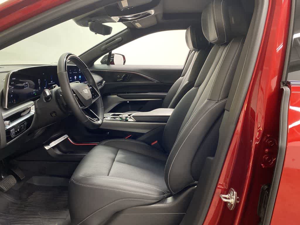 2024 Cadillac LYRIQ Luxury 3