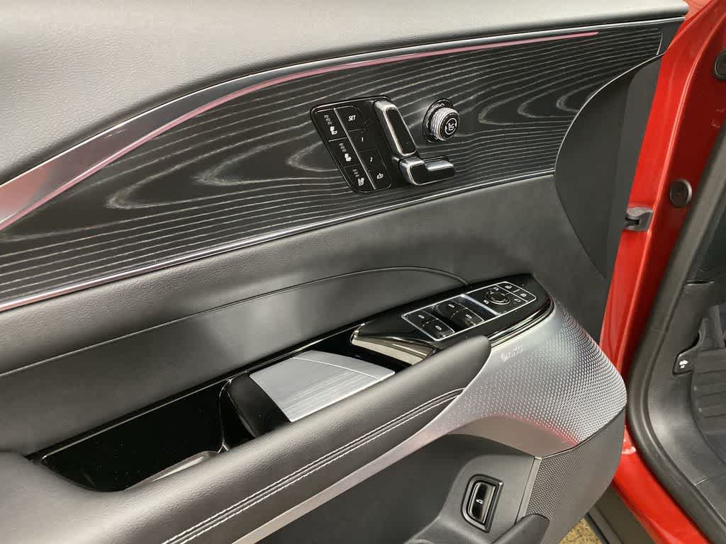 2024 Cadillac LYRIQ Luxury 3