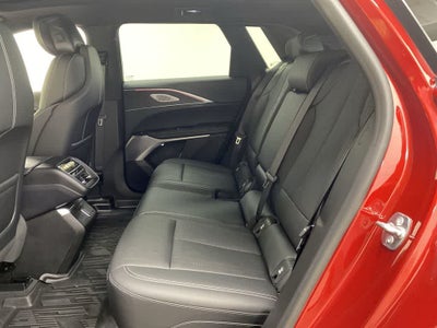 2024 Cadillac LYRIQ Luxury 3