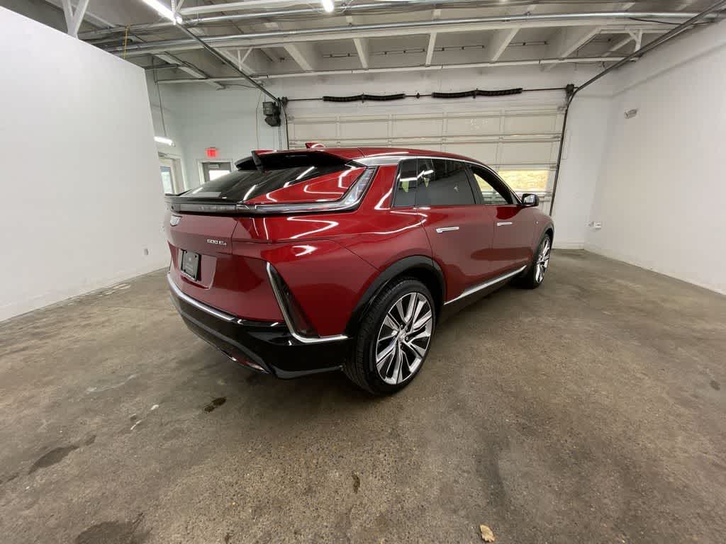 2024 Cadillac LYRIQ Luxury 3