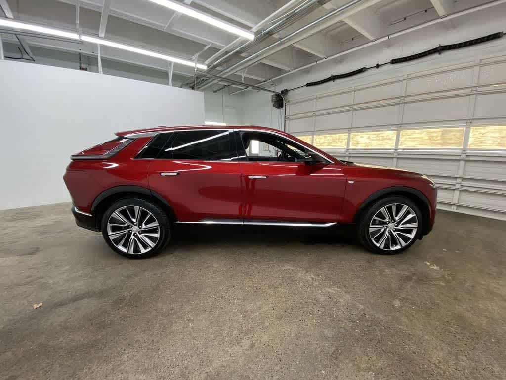 2024 Cadillac LYRIQ Luxury 3