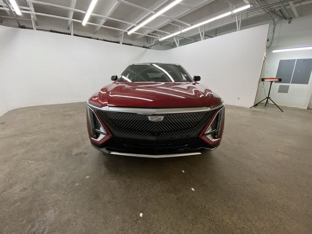 2024 Cadillac LYRIQ Luxury 3