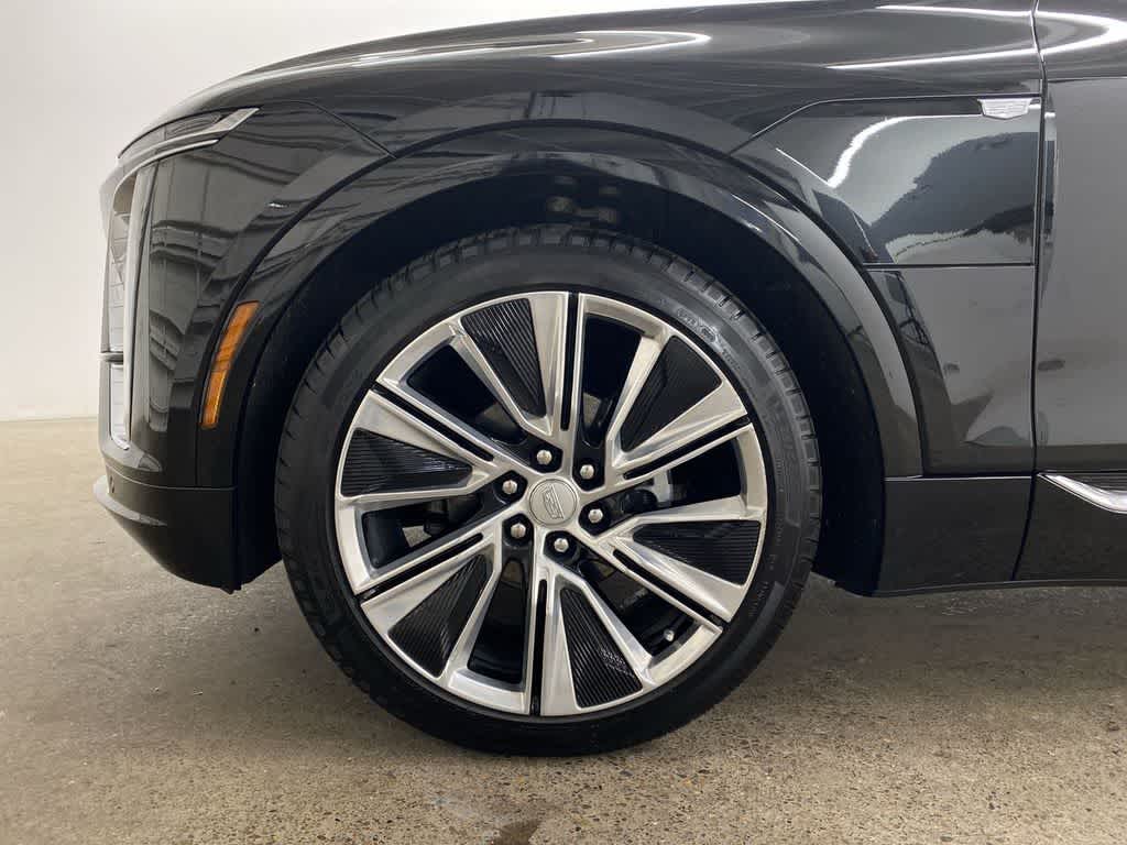 2024 Cadillac LYRIQ Luxury 3