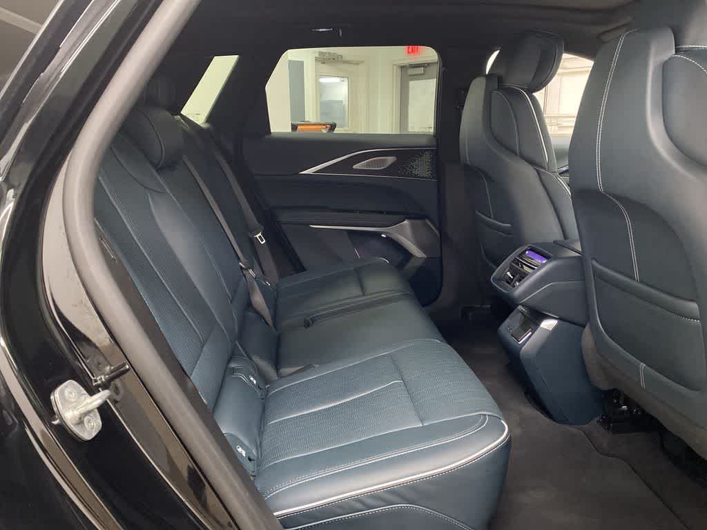 2024 Cadillac LYRIQ Luxury 3