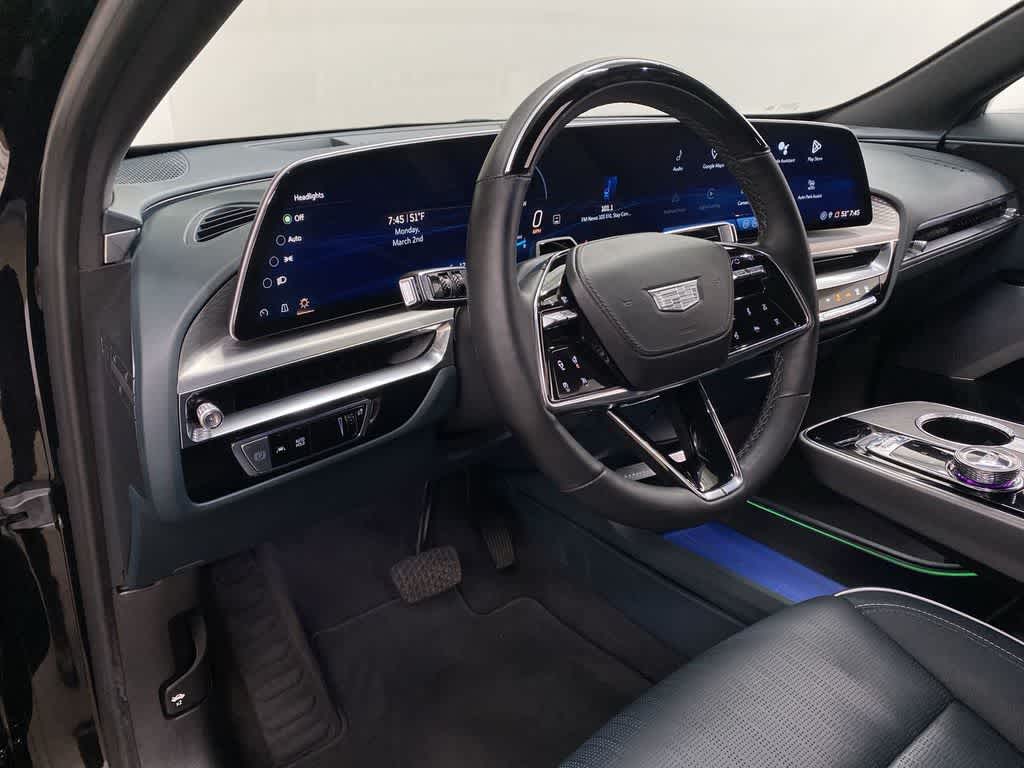 2024 Cadillac LYRIQ Luxury 3