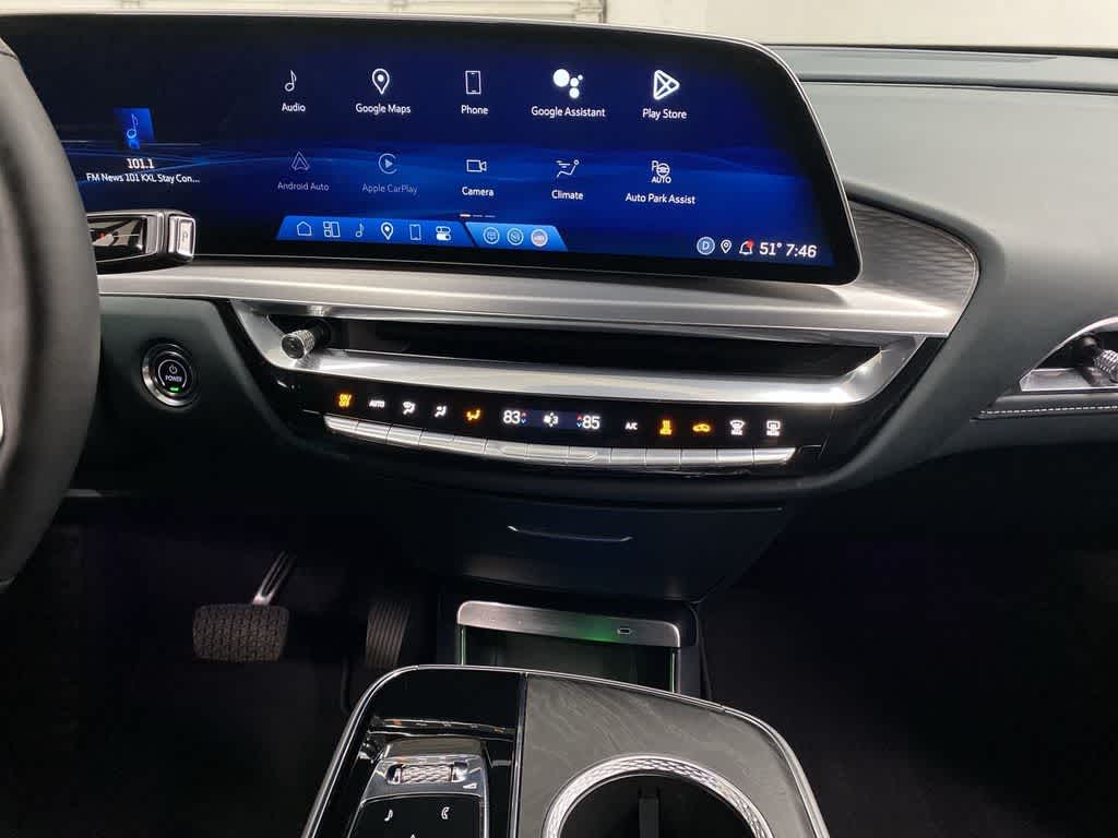 2024 Cadillac LYRIQ Luxury 3