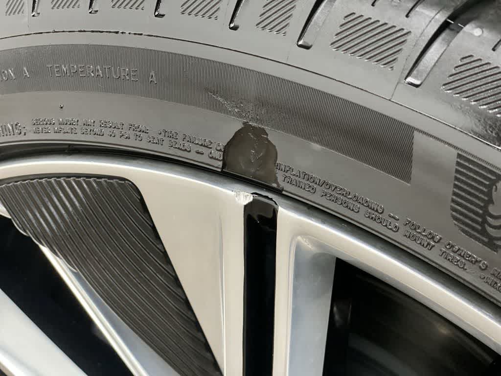 2024 Cadillac LYRIQ Luxury 3