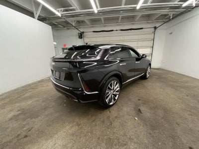 2024 Cadillac LYRIQ Luxury 3