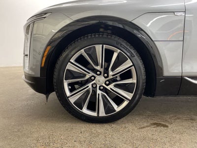 2024 Cadillac LYRIQ Luxury 3