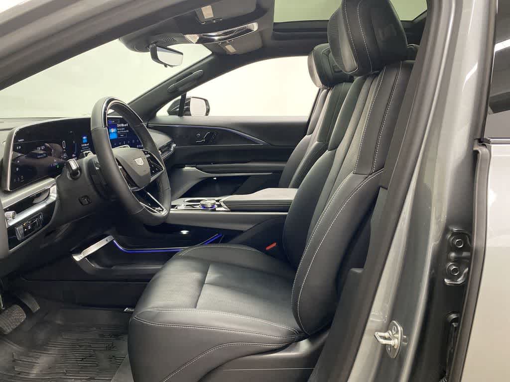 2024 Cadillac LYRIQ Luxury 3