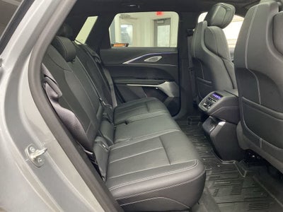 2024 Cadillac LYRIQ Luxury 3