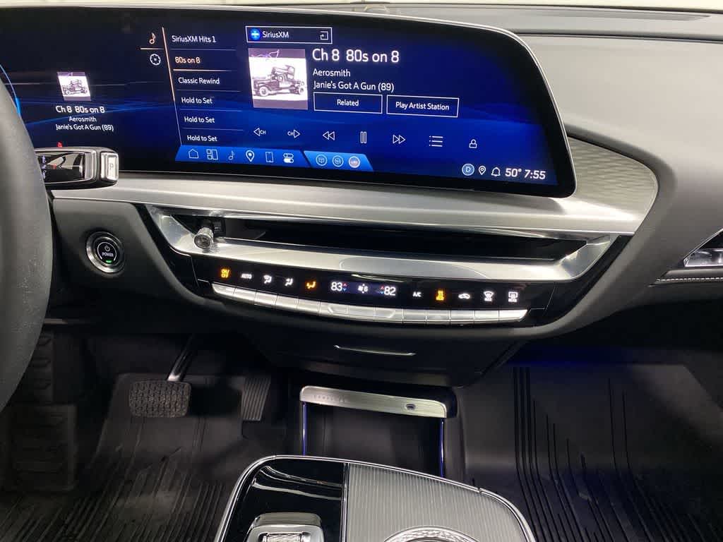 2024 Cadillac LYRIQ Luxury 3