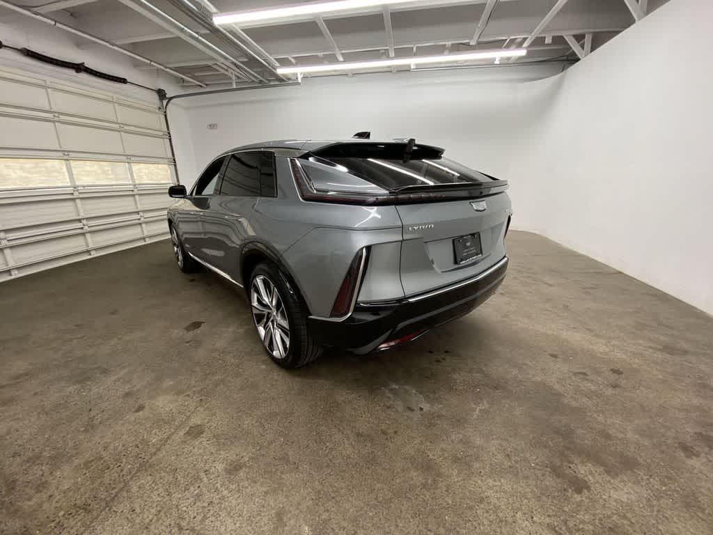 2024 Cadillac LYRIQ Luxury 3