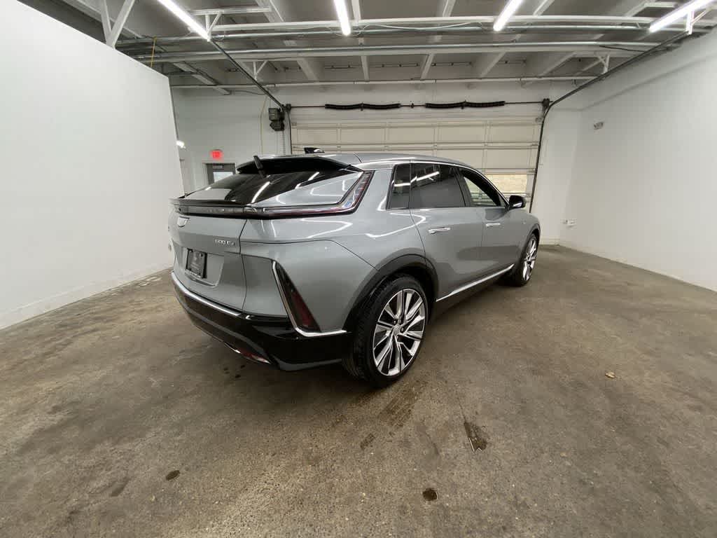 2024 Cadillac LYRIQ Luxury 3