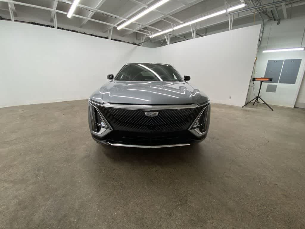2024 Cadillac LYRIQ Luxury 3