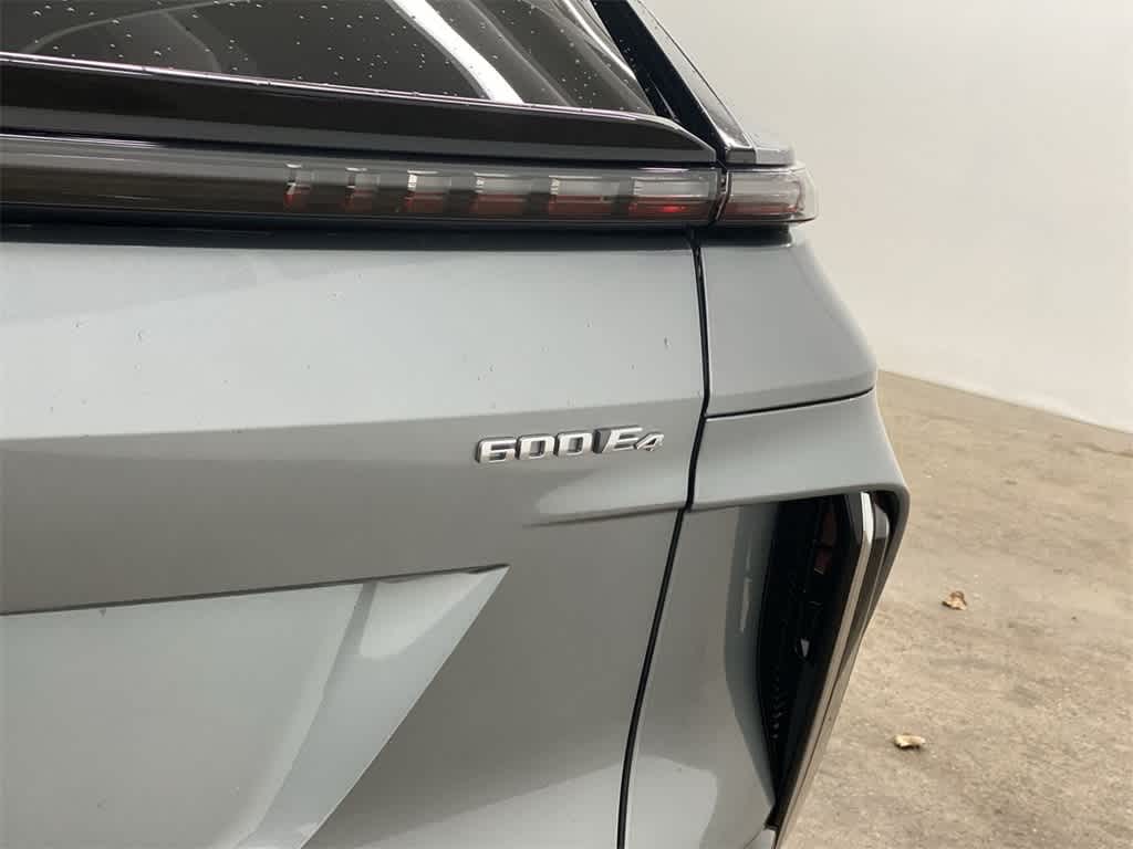 2024 Cadillac LYRIQ Luxury 3