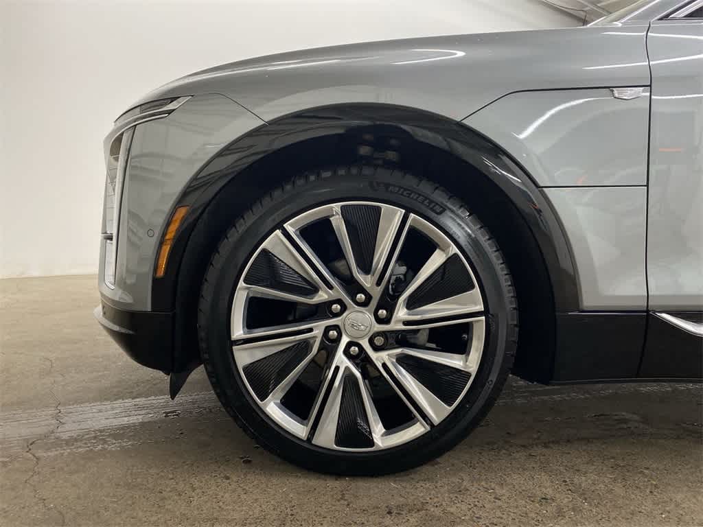 2024 Cadillac LYRIQ Luxury 3