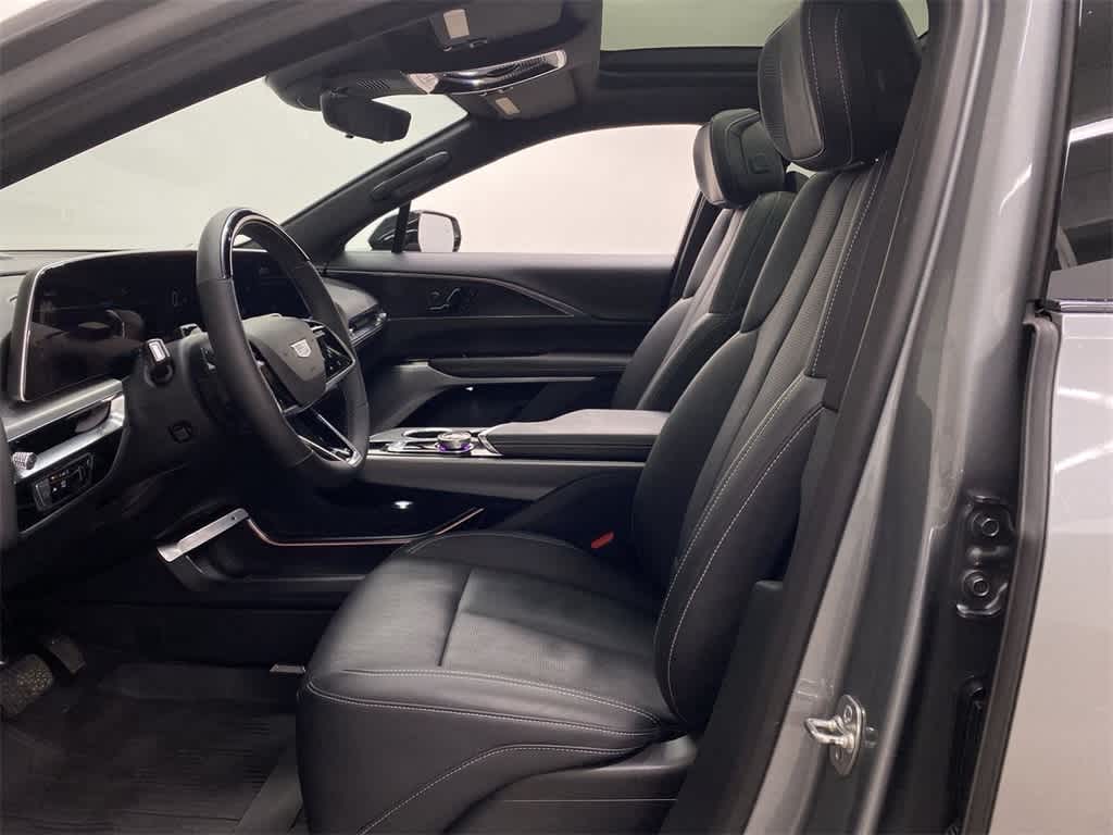 2024 Cadillac LYRIQ Luxury 3