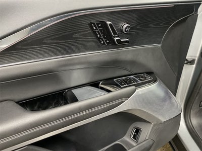 2024 Cadillac LYRIQ Luxury 3