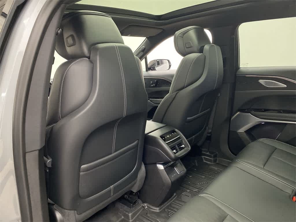 2024 Cadillac LYRIQ Luxury 3