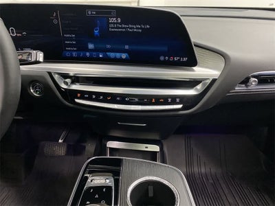 2024 Cadillac LYRIQ Luxury 3