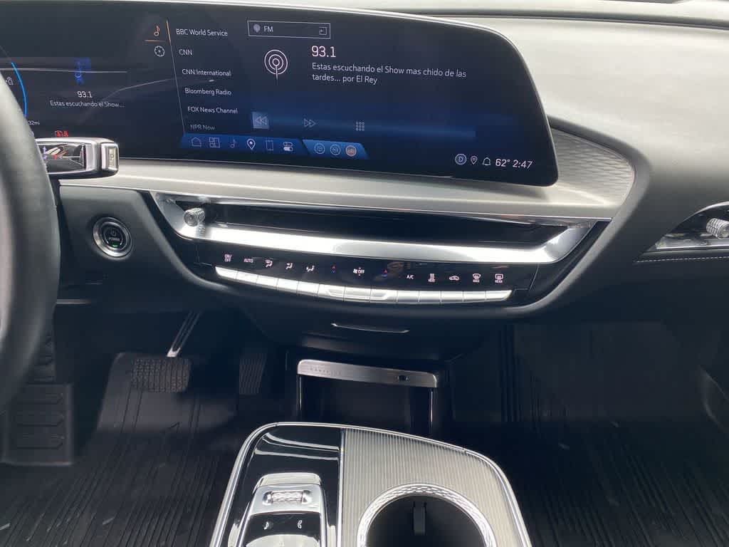 2024 Cadillac LYRIQ Luxury 3