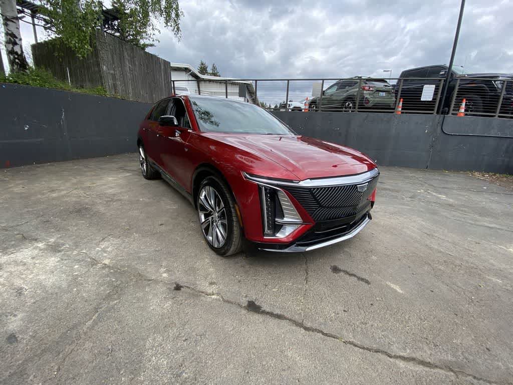 2024 Cadillac LYRIQ Luxury 3