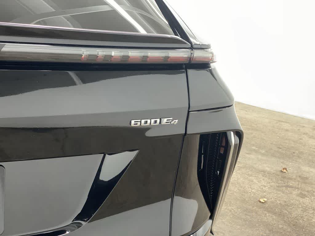 2024 Cadillac LYRIQ Luxury 3