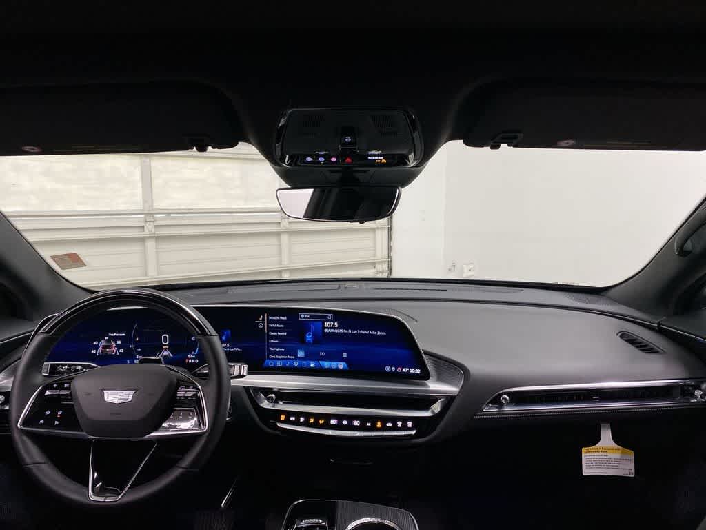 2024 Cadillac LYRIQ Luxury 3