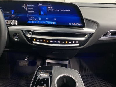 2024 Cadillac LYRIQ Luxury 3