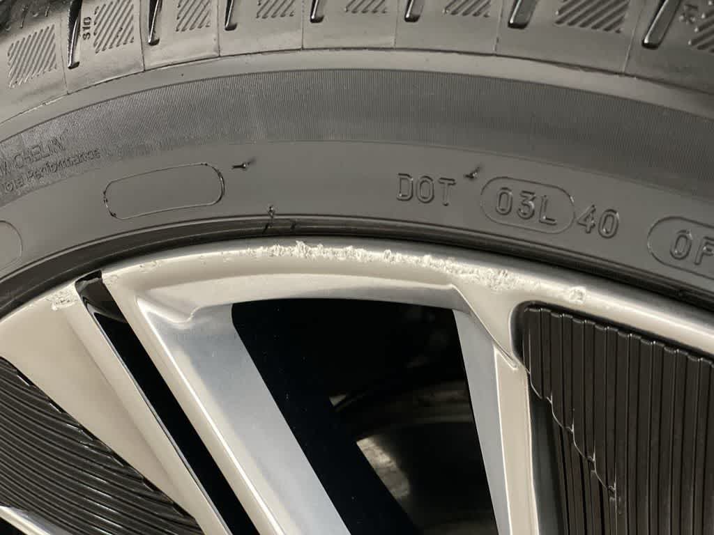 2024 Cadillac LYRIQ Luxury 3