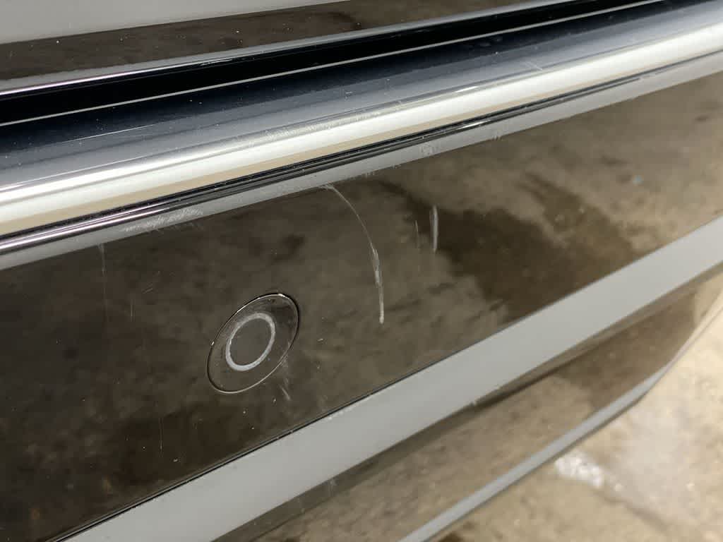 2024 Cadillac LYRIQ Luxury 3