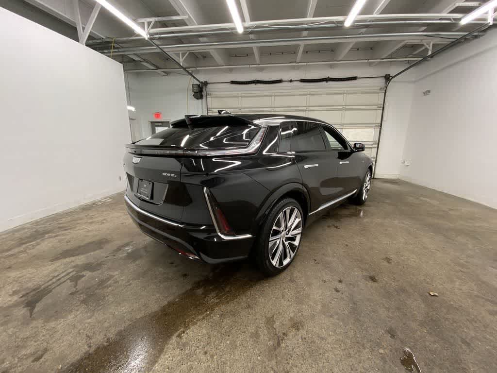 2024 Cadillac LYRIQ Luxury 3