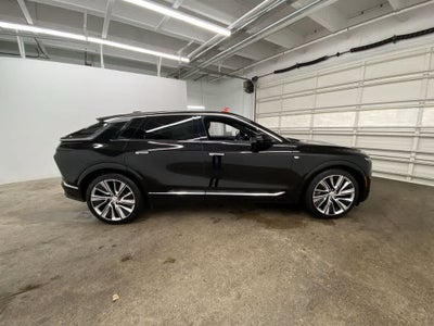 2024 Cadillac LYRIQ Luxury 3
