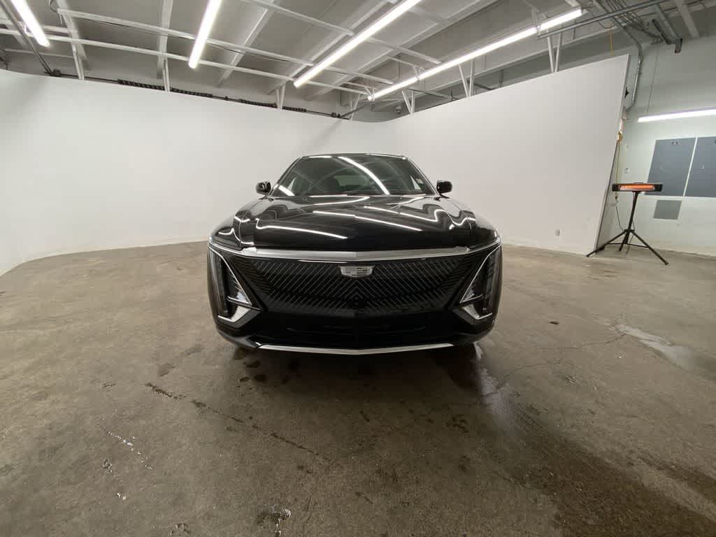 2024 Cadillac LYRIQ Luxury 3