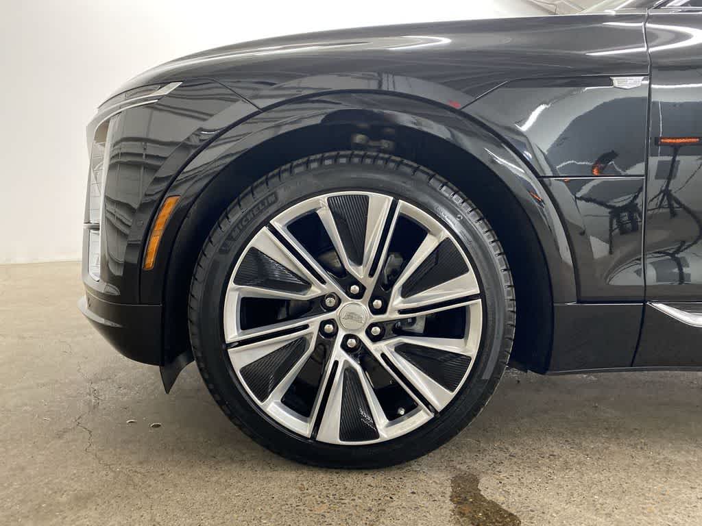 2024 Cadillac LYRIQ Luxury 3