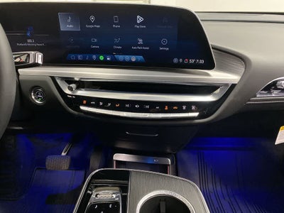 2024 Cadillac LYRIQ Luxury 3