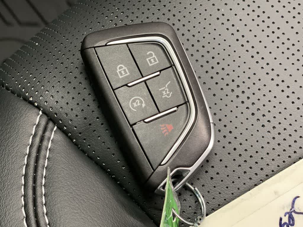 2024 Cadillac LYRIQ Luxury 3