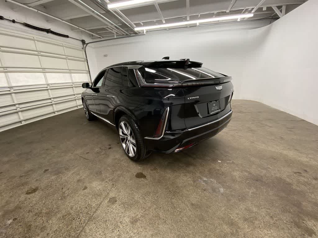 2024 Cadillac LYRIQ Luxury 3