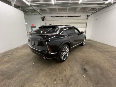 2024 Cadillac LYRIQ Luxury 3