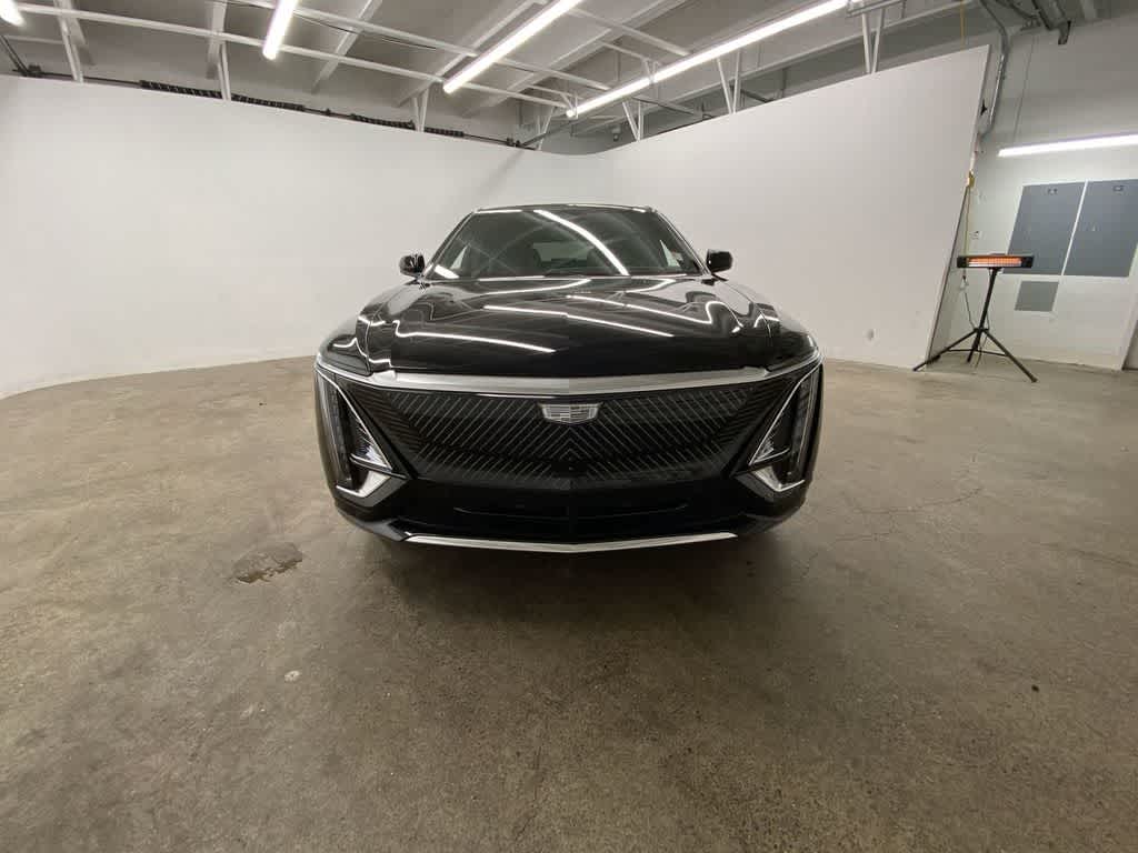 2024 Cadillac LYRIQ Luxury 3
