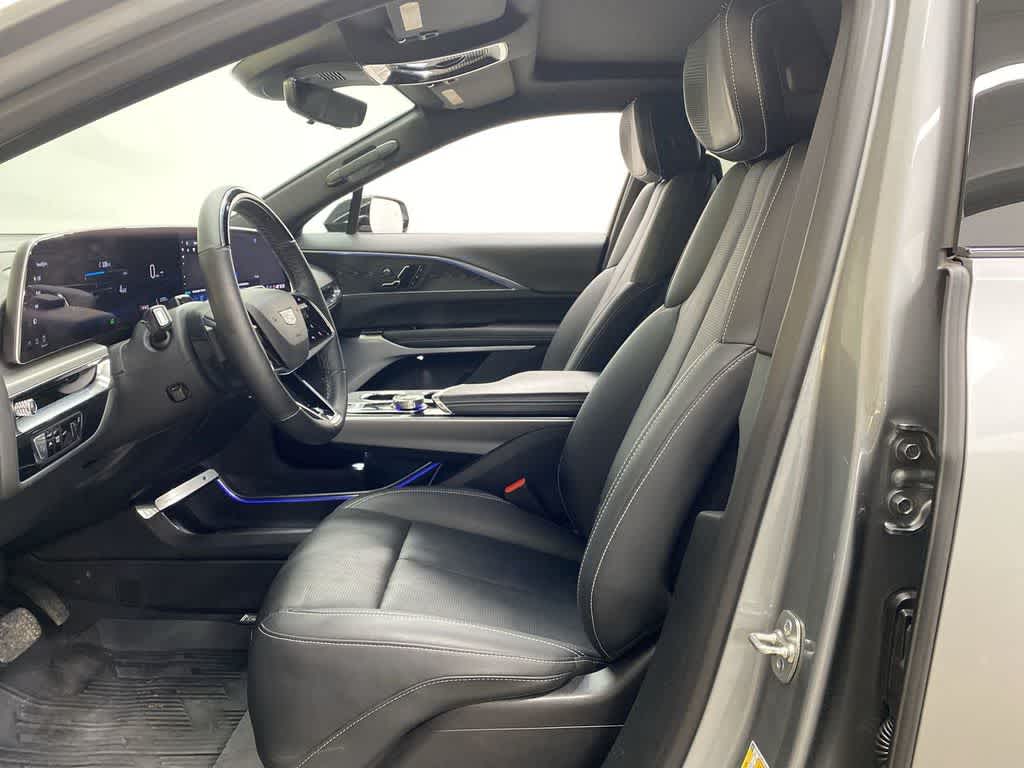 2024 Cadillac LYRIQ Luxury 3