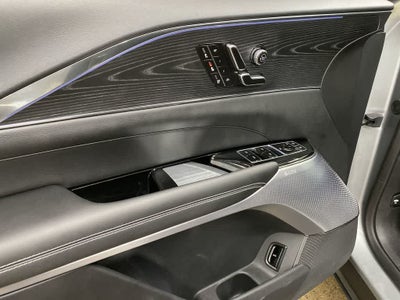 2024 Cadillac LYRIQ Luxury 3