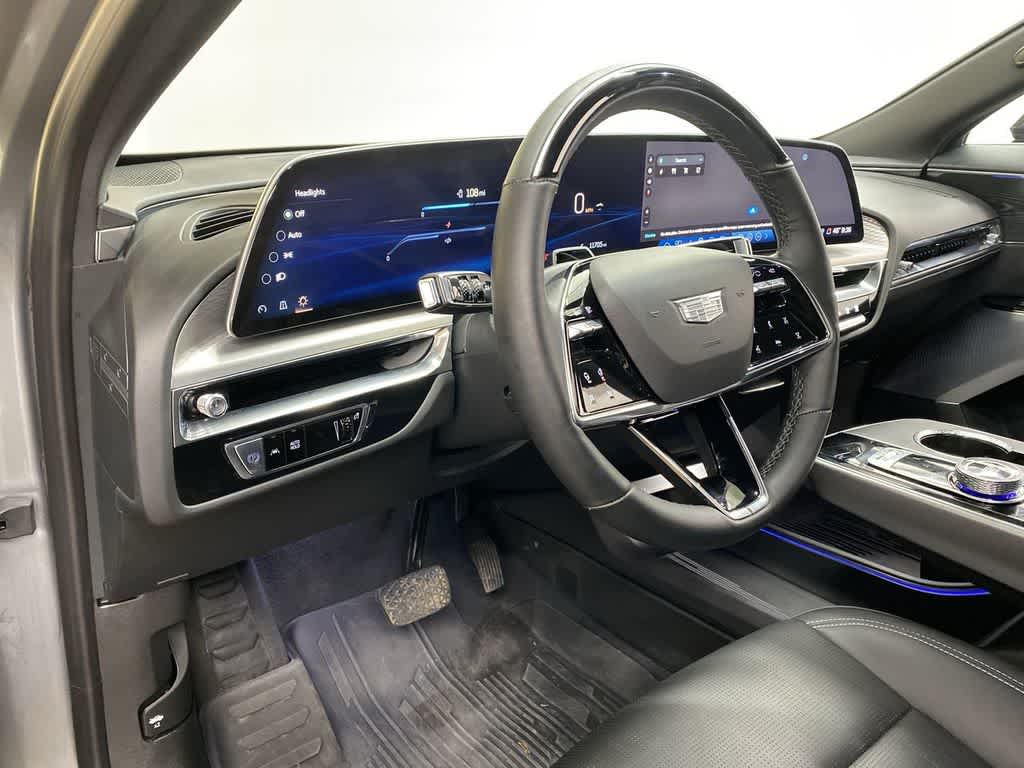 2024 Cadillac LYRIQ Luxury 3