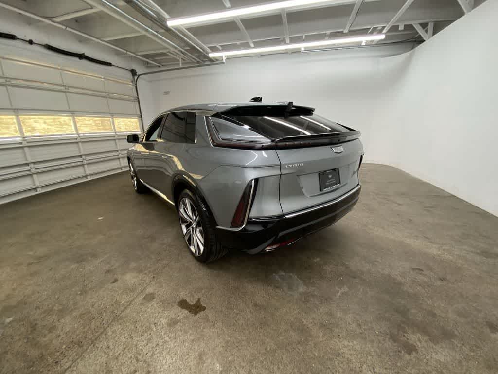 2024 Cadillac LYRIQ Luxury 3
