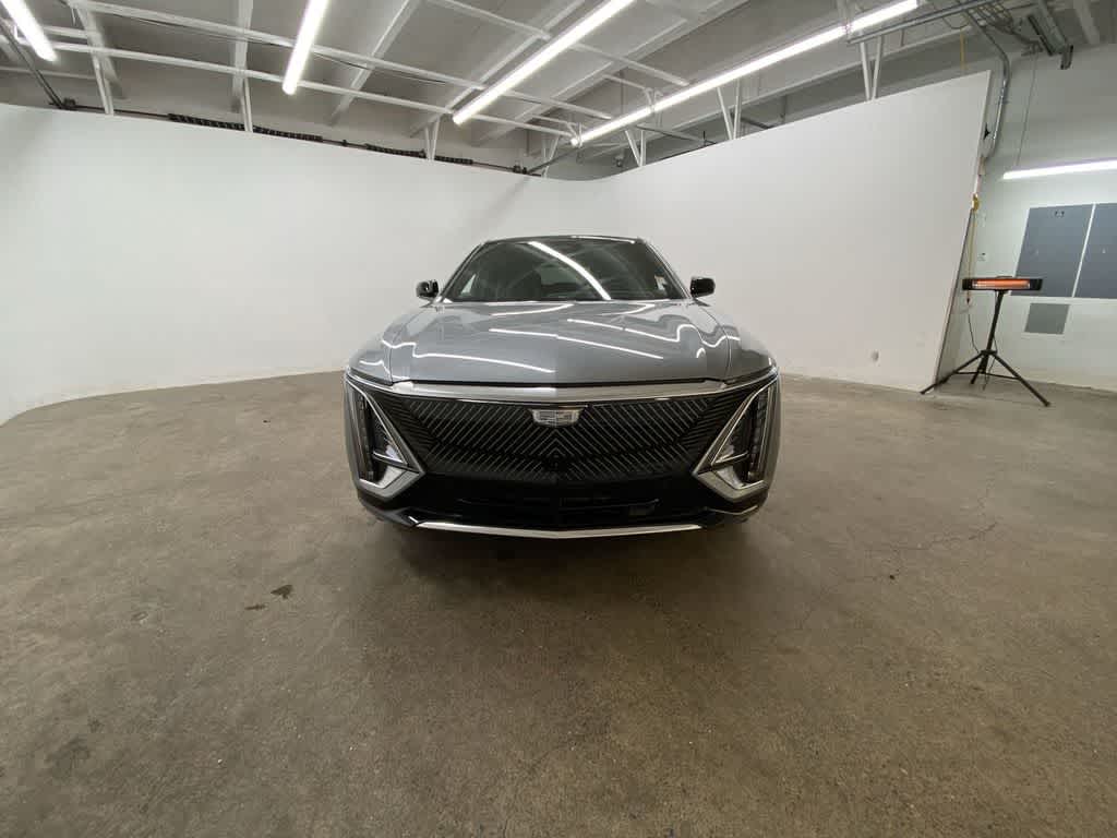 2024 Cadillac LYRIQ Luxury 3