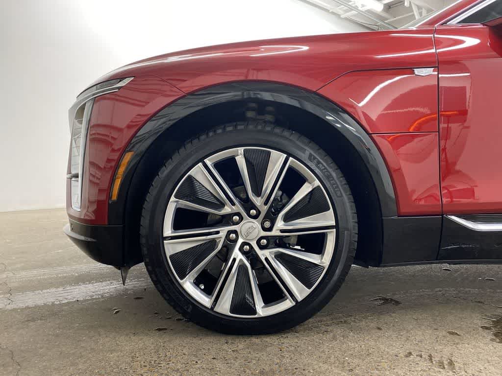 2024 Cadillac LYRIQ Luxury 3