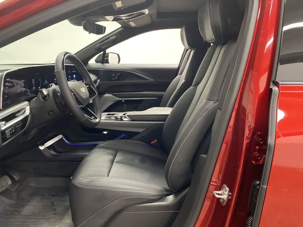 2024 Cadillac LYRIQ Luxury 3