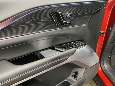 2024 Cadillac LYRIQ Luxury 3