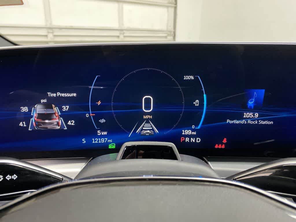 2024 Cadillac LYRIQ Luxury 3